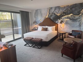 Desk, laptop workspace, free WiFi, bed sheets