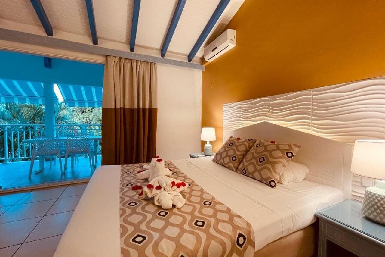 Premium bedding, desk, blackout curtains, soundproofing