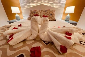 Premium bedding, desk, blackout drapes, soundproofing - Résidence hôtelière Caraïbes Royal (Deshaies)