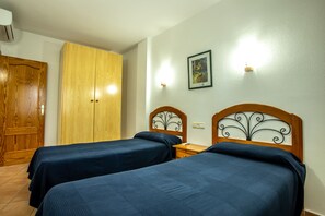 Apartment, 2 Bedrooms | 1 bedroom, in-room safe, free WiFi, bed sheets