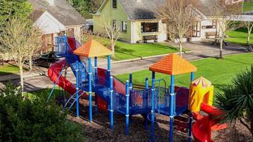 Area giochi per bambini (all'aperto)