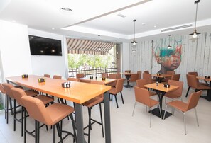 Breakfast, lunch and dinner served - Pensión Venecia (Pinto)