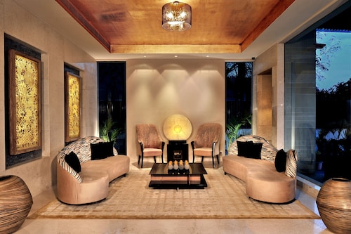 Udman Panchshila Park by Ferns N Petals