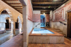 Couples treatment rooms, sauna, hot tub, hot springs, Turkish bath