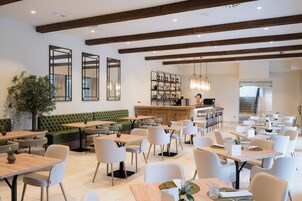 Lunch, dinner served; local cuisine, alfresco dining 