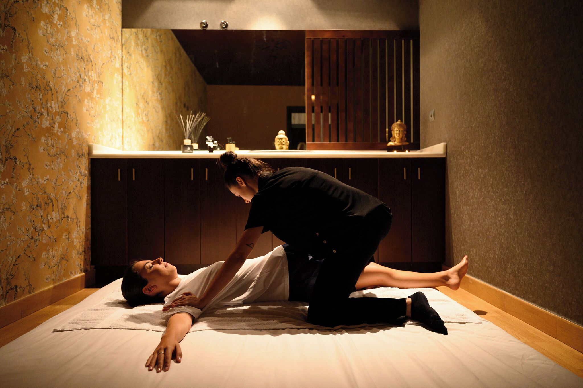 couples treatment room(s), sauna, hot tub, hot springs/mineral springs