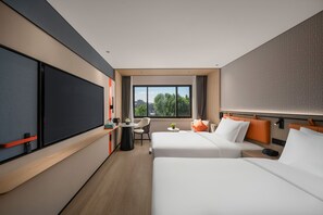 2 Twin Standard | Premium bedding, down comforters, desk, blackout drapes - Holiday Inn Express Beijing Downtown by IHG (Beijing)