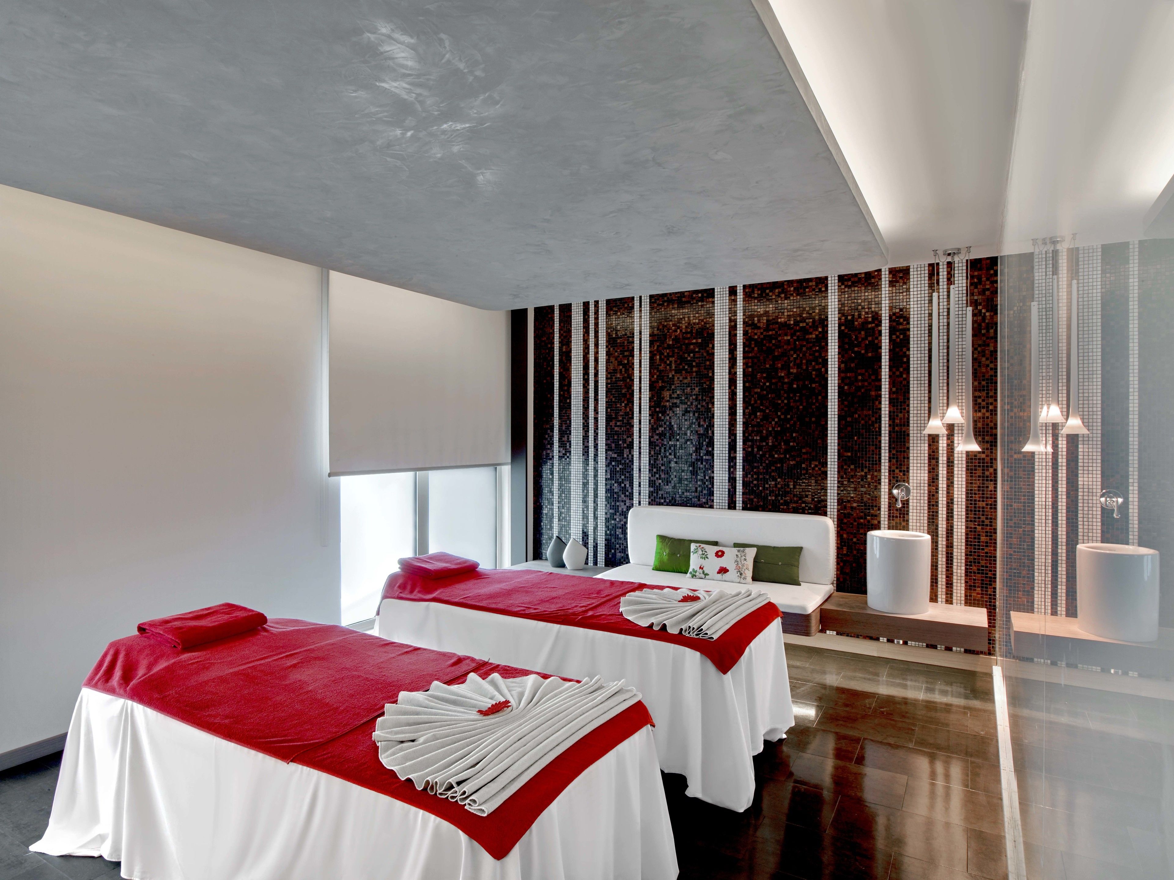 Espace de soins pour les couples, sauna, bain à remous, hammam