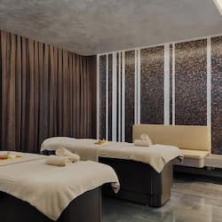 Couples treatment rooms, sauna, hot tub, Turkish bath, body treatments