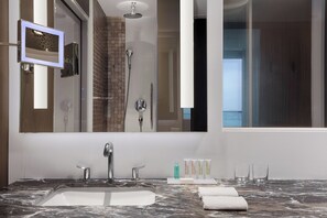 Separate tub and shower, deep soaking tub, rainfall showerhead