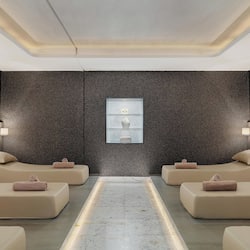 Couples treatment rooms, sauna, hot tub, Turkish bath, body treatments