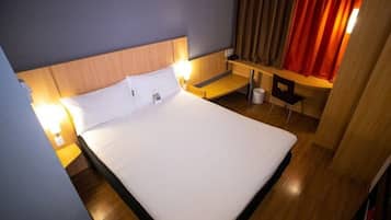 Standard Room, 1 Double Bed | Minibar, desk, blackout curtains, free WiFi