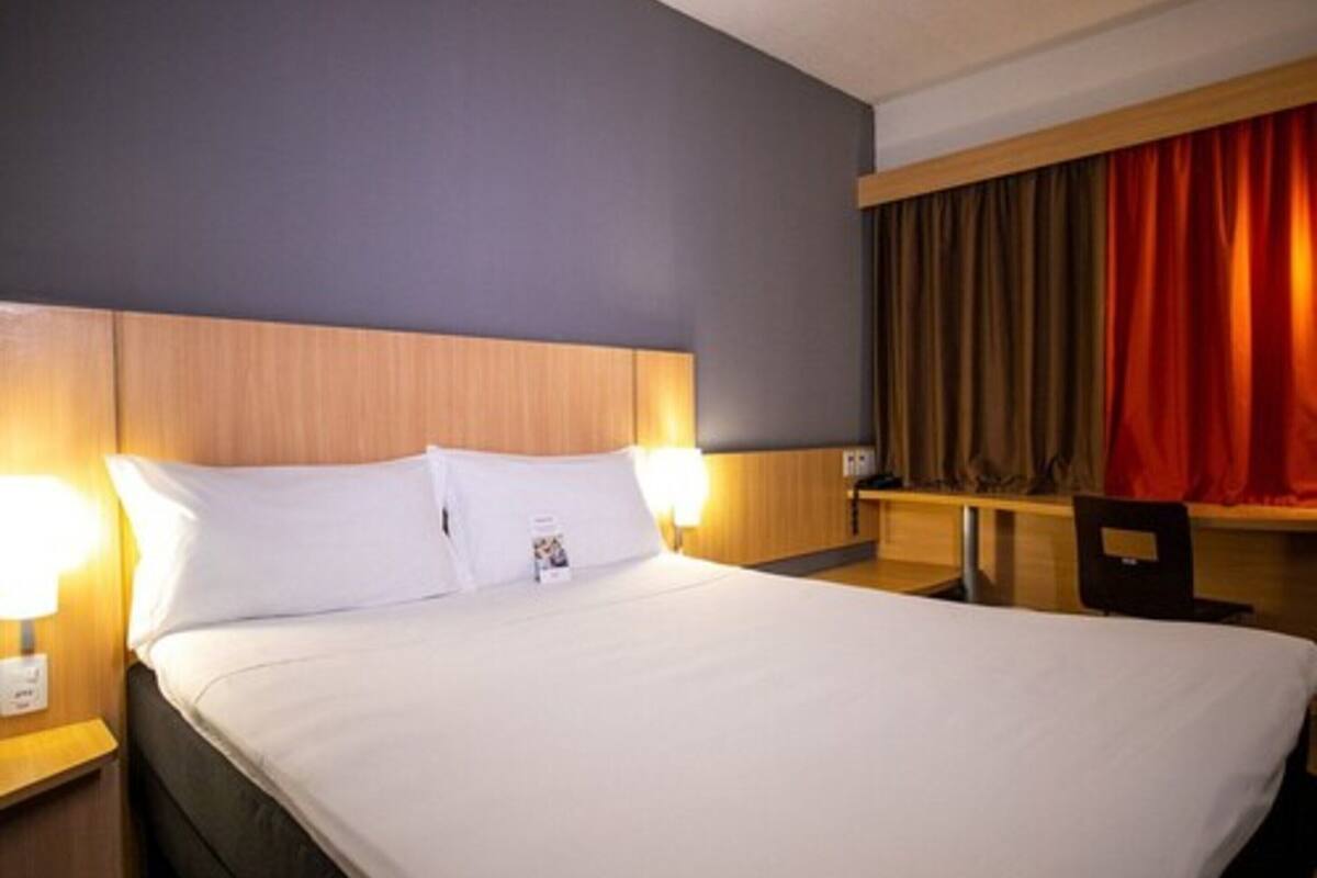 standard room, 1 double bed | minibar, desk, blackout curtains, free wifi