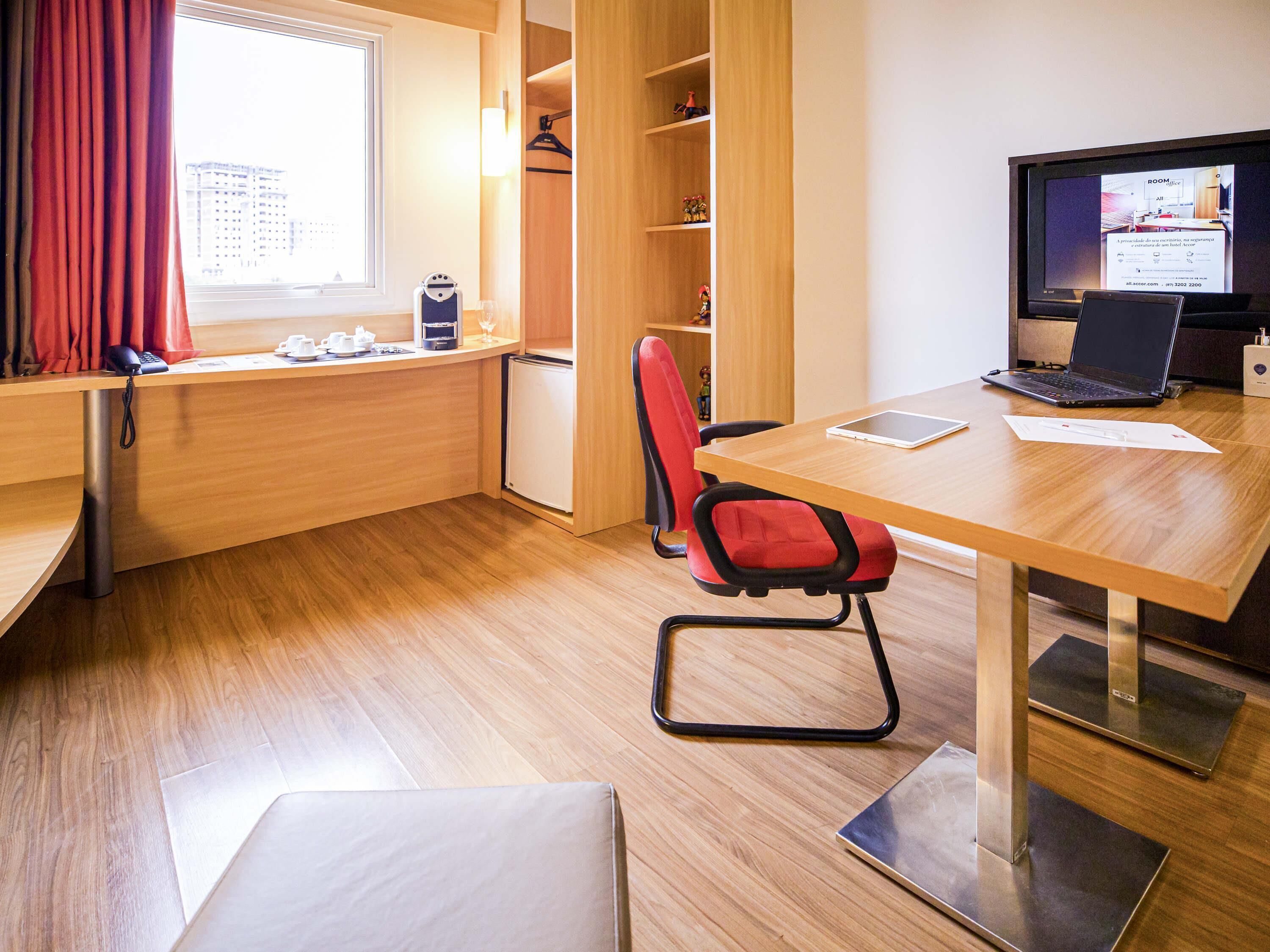 Minibar, desk, blackout drapes, WiFi (free)