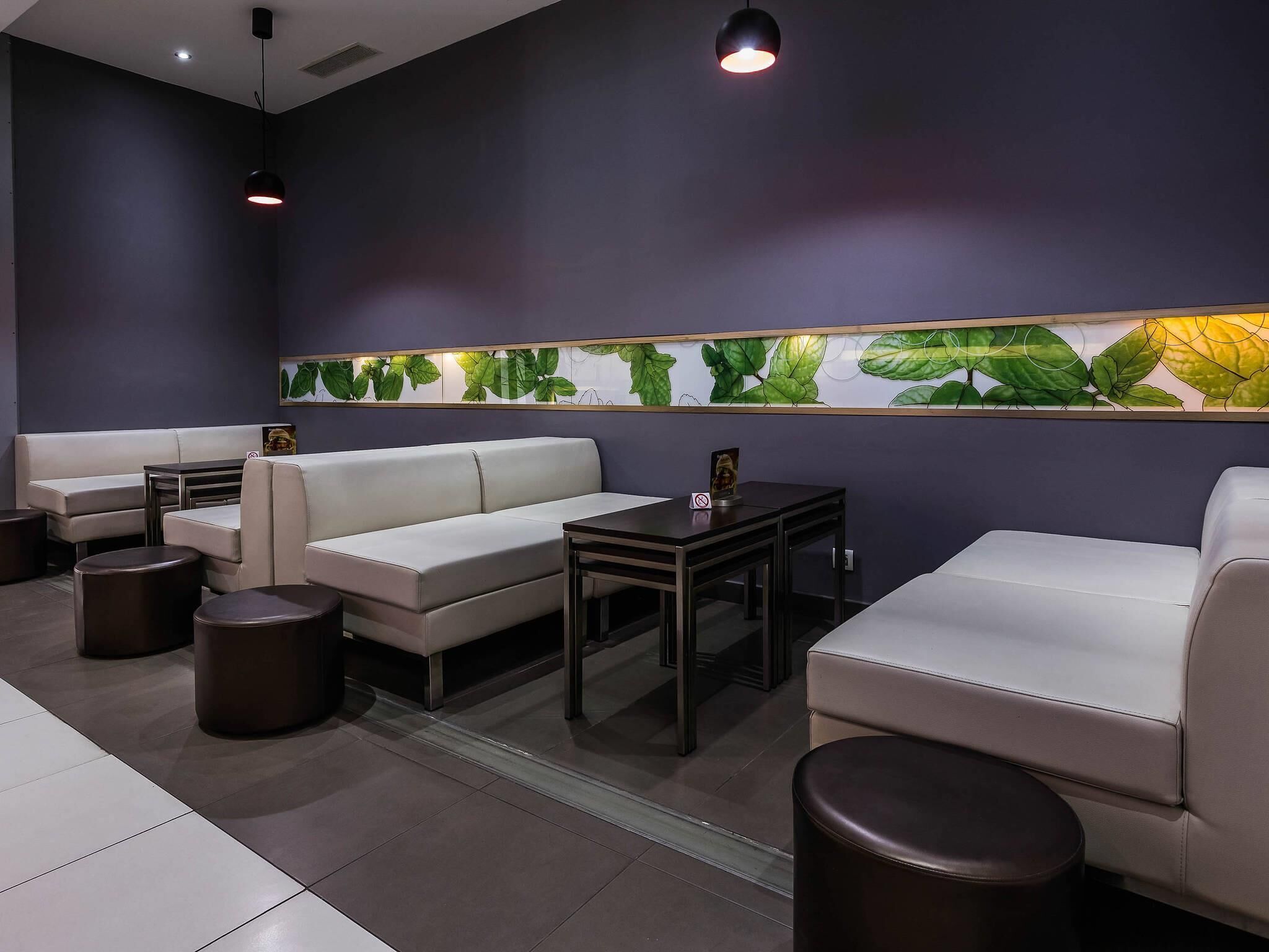 Bar (in der Unterkunft)