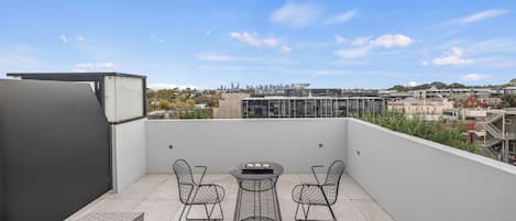 Studio Executive Residence | Teras/patio