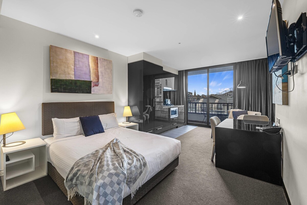 Studio Executive Residence