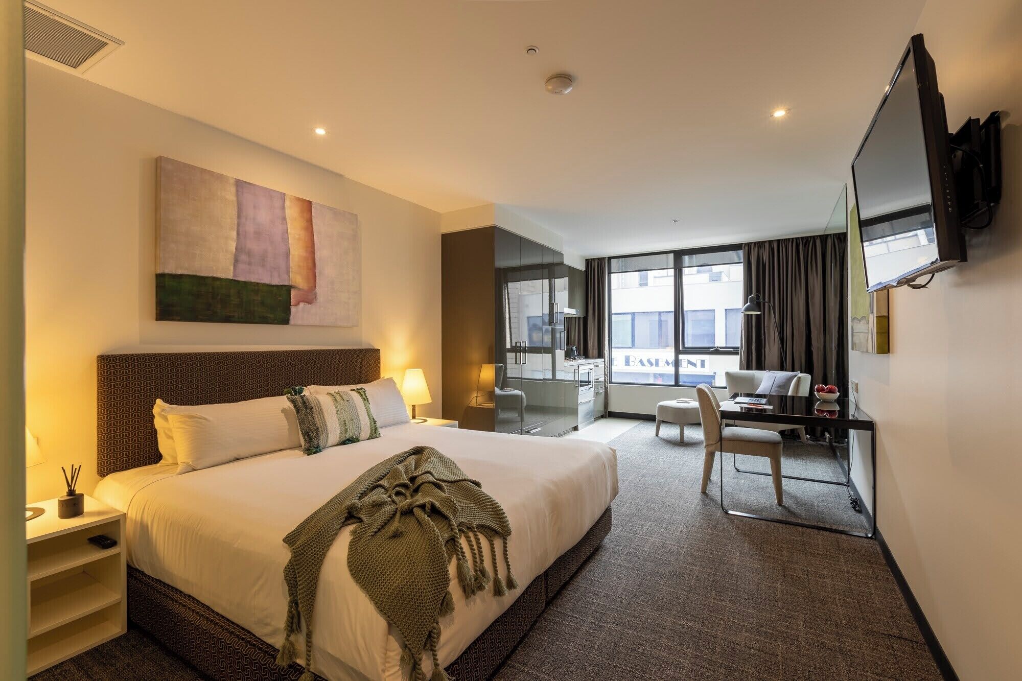 Room, 1 King Bed, Non Smoking (Efficiency) | Premium bedding, down comforters, pillowtop beds, in-room safe