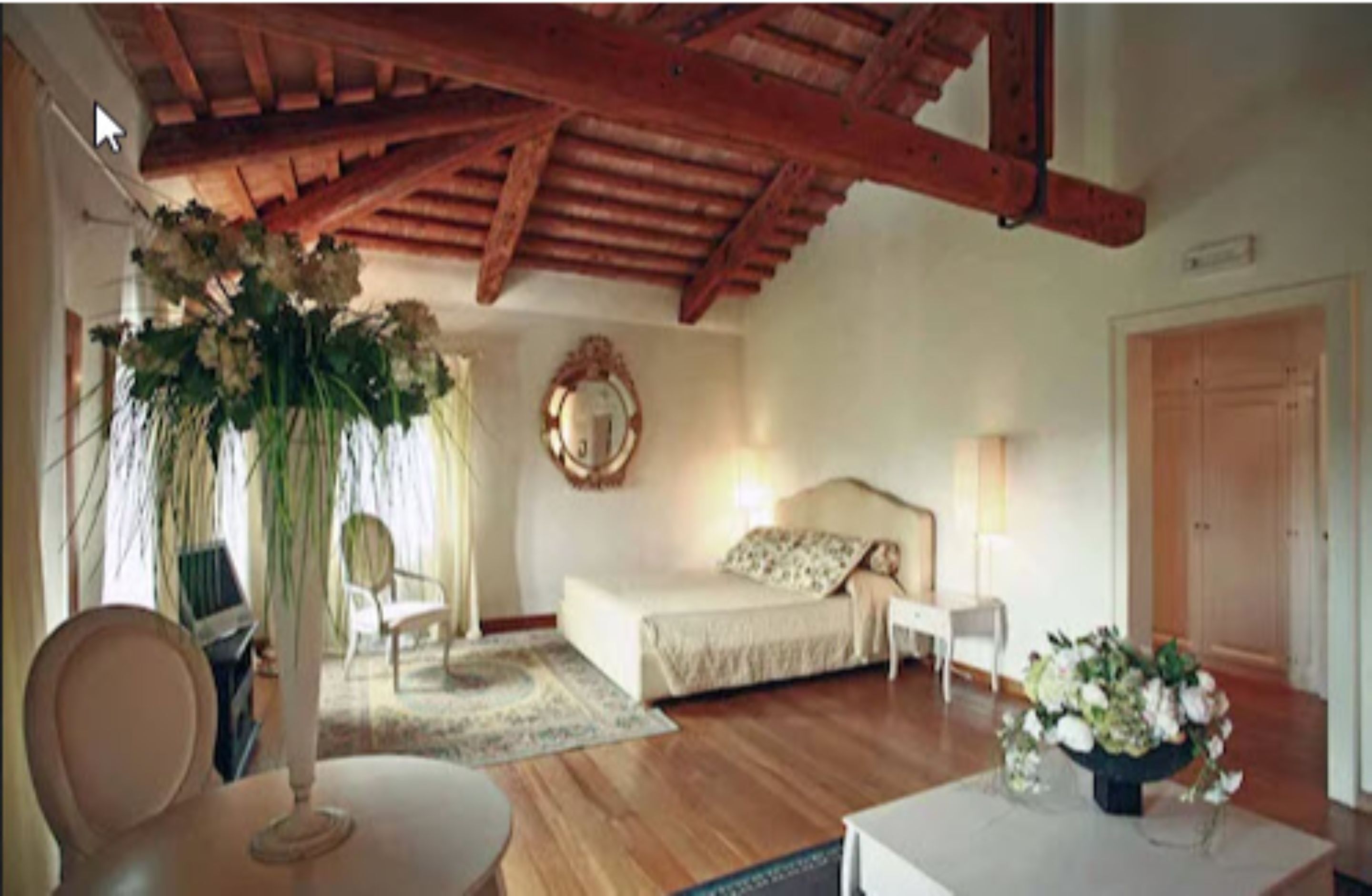 Minibar, caja fuerte, sistema de insonorización y cunas (de pago)