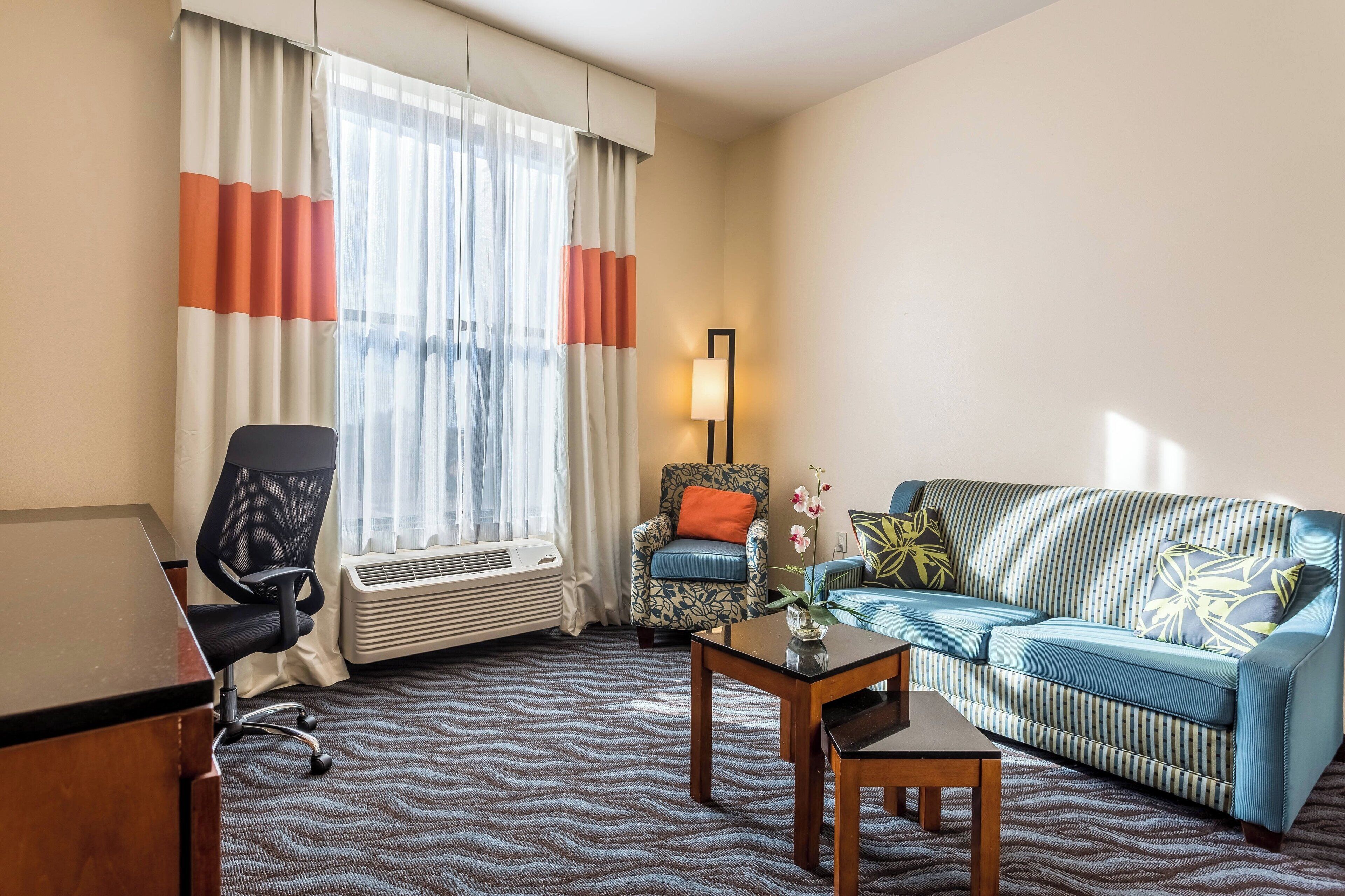 Televisi layar datar 42-inci dengan saluran TV kabel dan TV