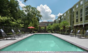 Outdoor pool, sun loungers - Homewood Suites by Hilton Lafayette, LA (Lafayette)