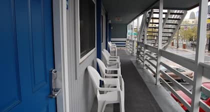 Sea Breeze Inn