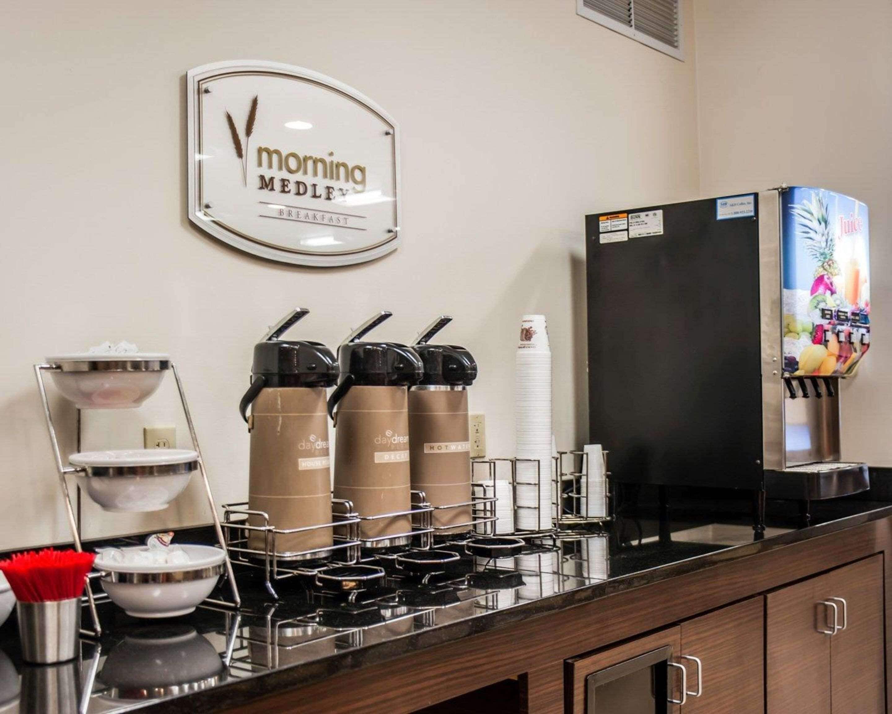 free buffet breakfast