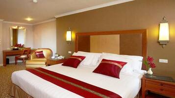 Executive Superior Deluxe Double or Twin Room | Desk, free WiFi, bed sheets