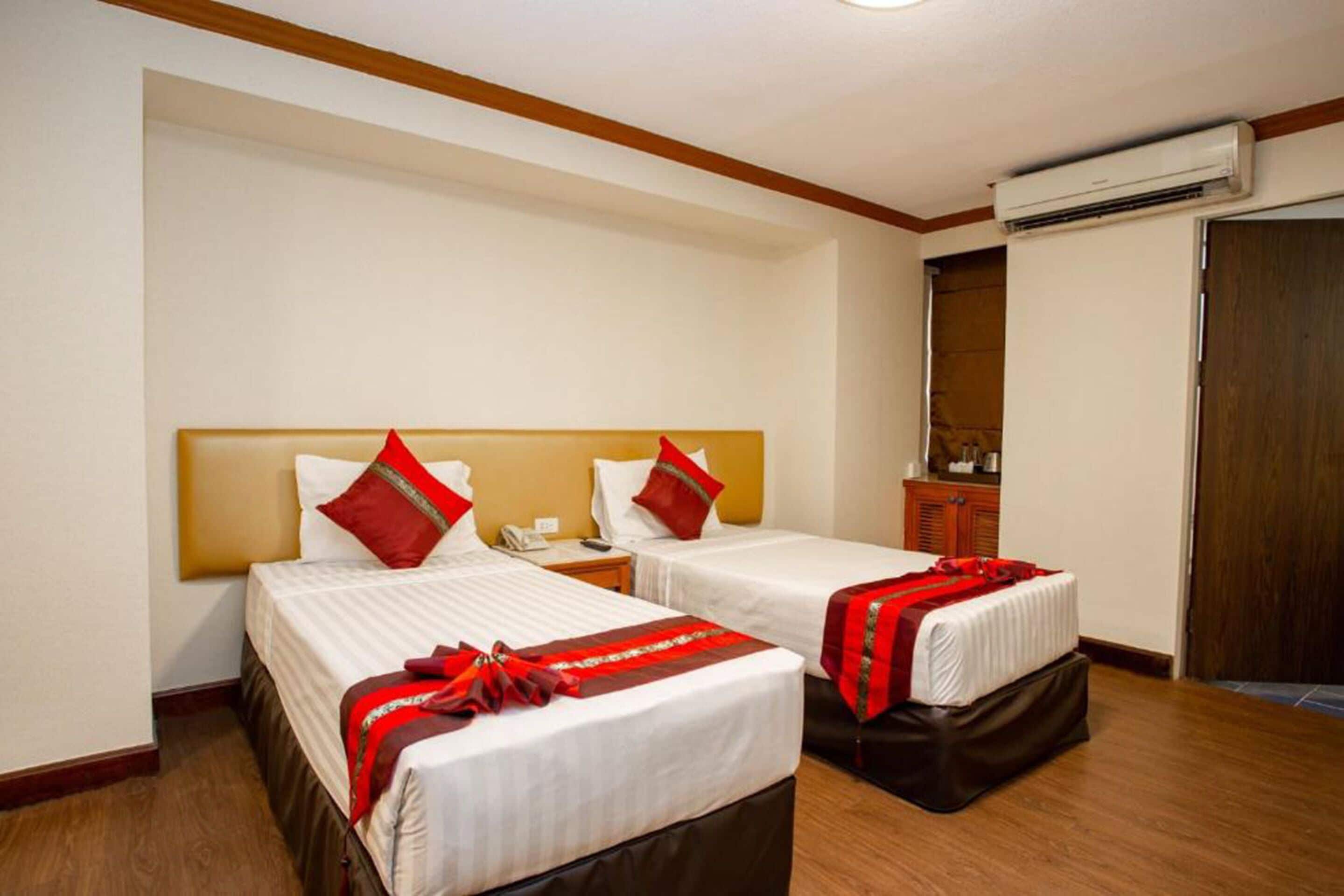 1 bedroom, desk, free wifi, bed sheets