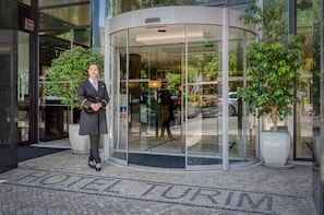 Property entrance - TURIM Av Liberdade Hotel (Lisbon)