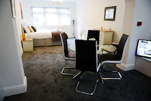 Apartamento luxo, banheiro privativo (Ground Floor) | Lounge
