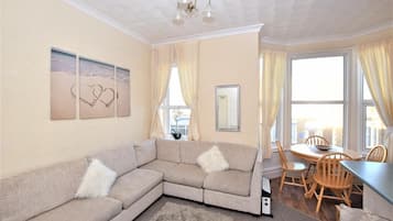 Familienapartment, mit Bad (Large Bedroom First Floor) | Lounge