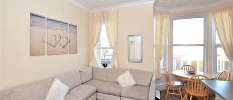 Apartamento família, suíte (Large Bedroom First Floor) | Lounge