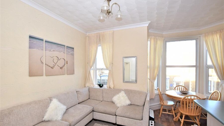 Bridle Lodge Apartments