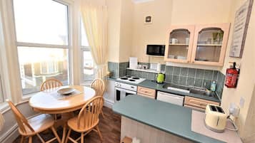 Family Apartment, Ensuite (Large Bedroom First Floor) | Shared kitchen