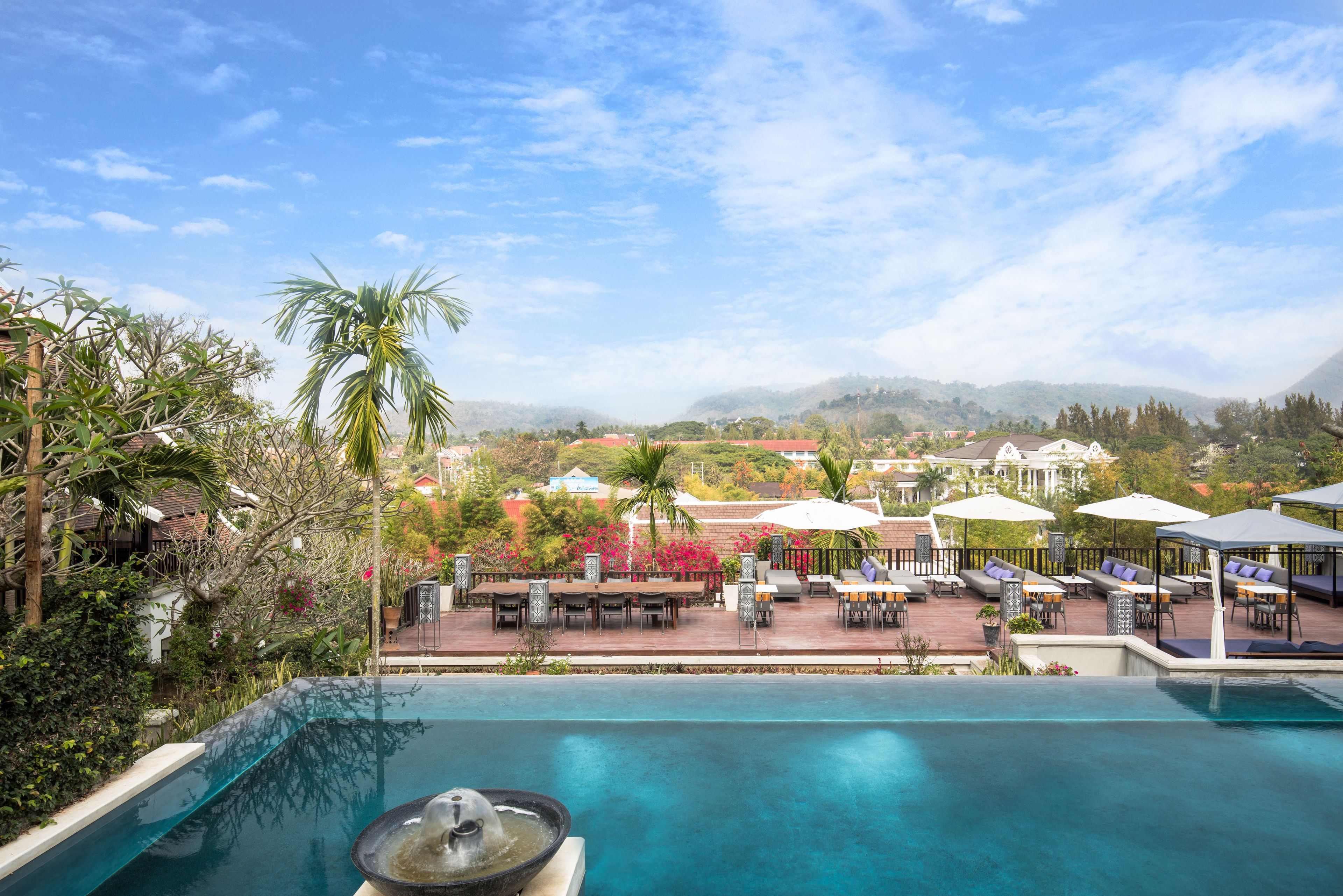 outdoor pool, free pool cabanas, pool loungers