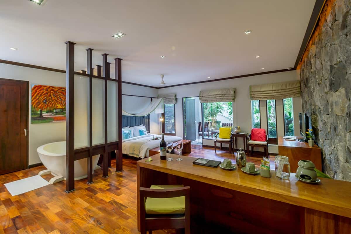 premium double room | room amenity