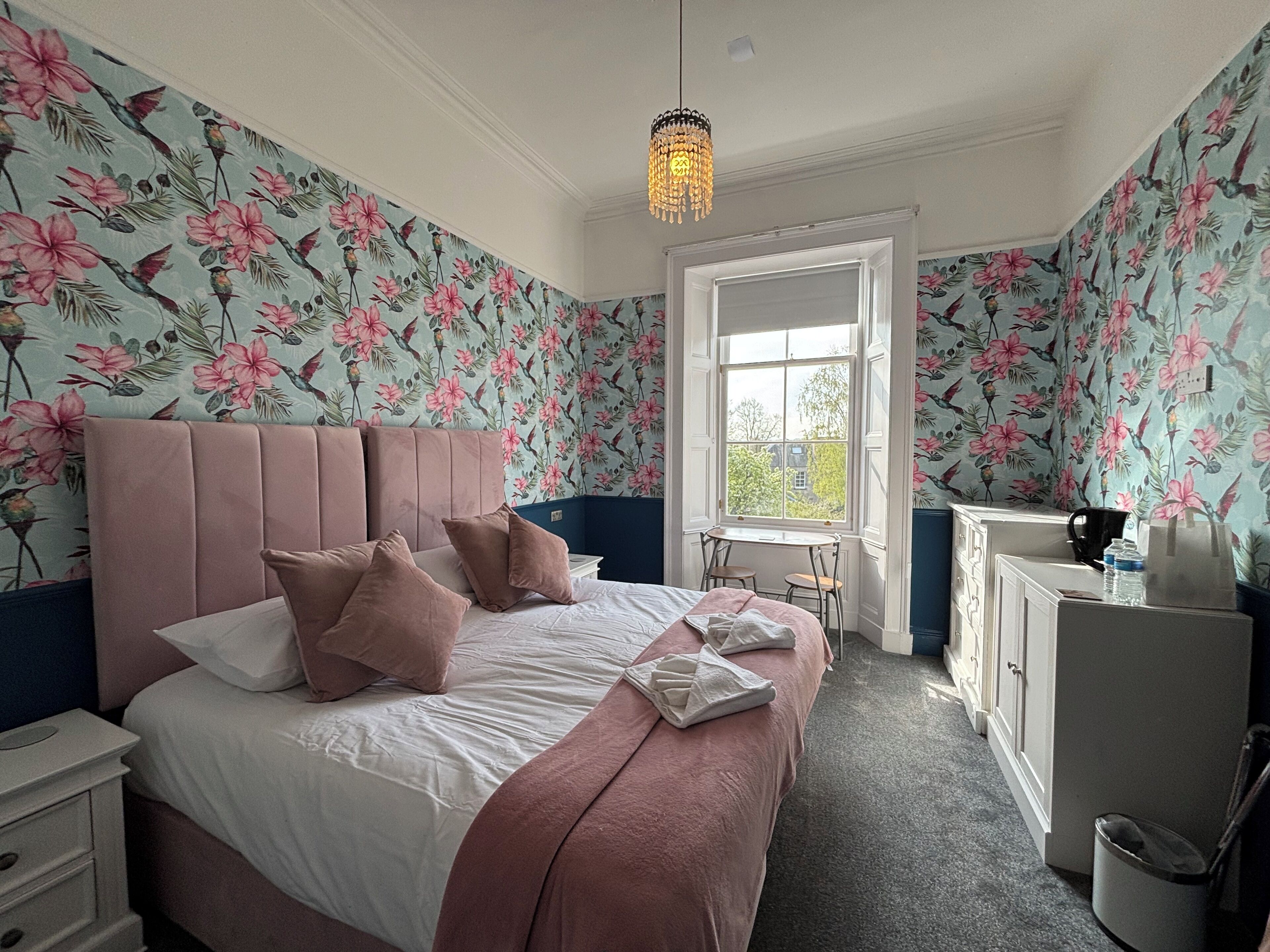 Dobbelt- eller tomannsrom – superior (Room  2 First Floor) | Wi-fi (inkludert) og sengetøy