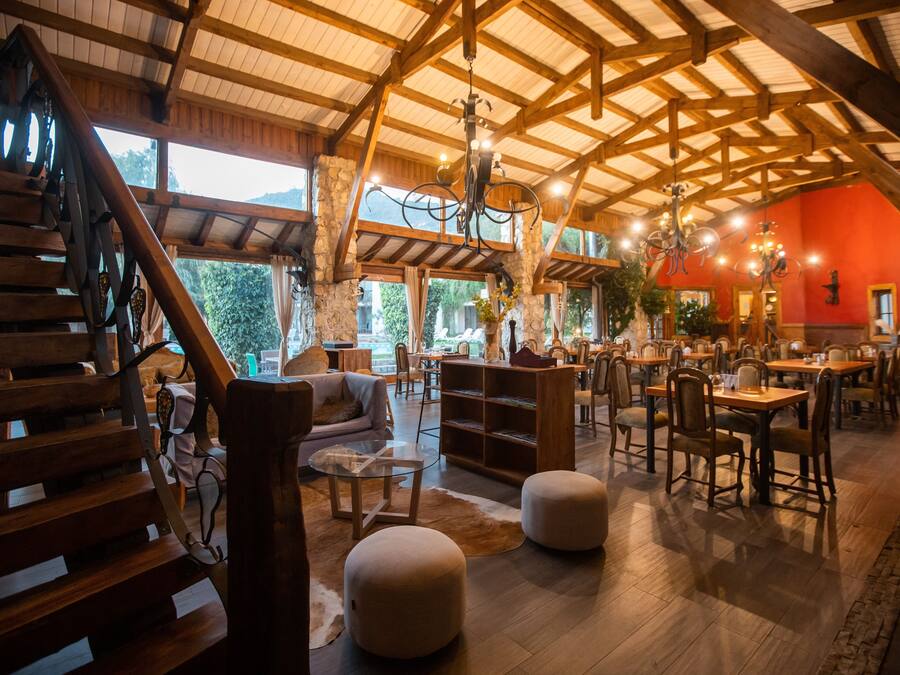 Frühstück, Mittagessen, italienische Küche, Blick auf den Pool