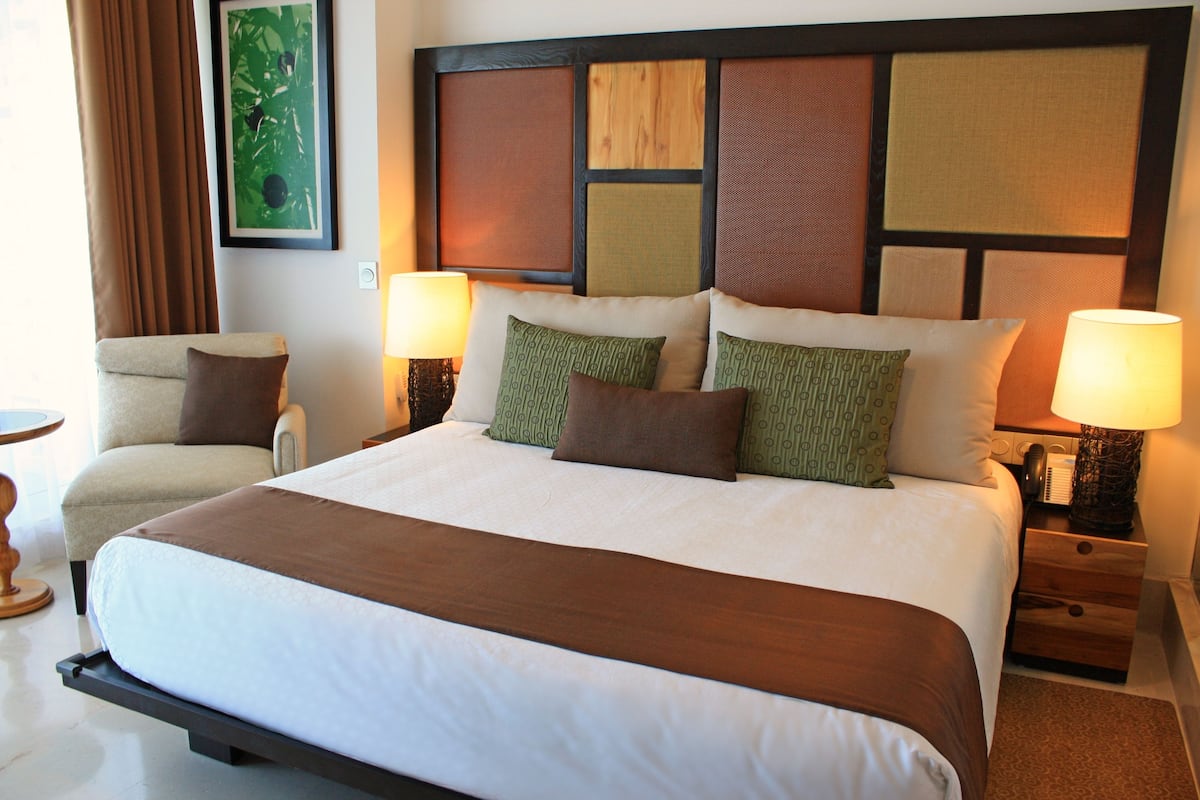 2 Bed Deluxe Suite | Premium bedding, down comforters, in-room safe, desk