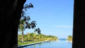 7 hồ bơi ngoài trời 