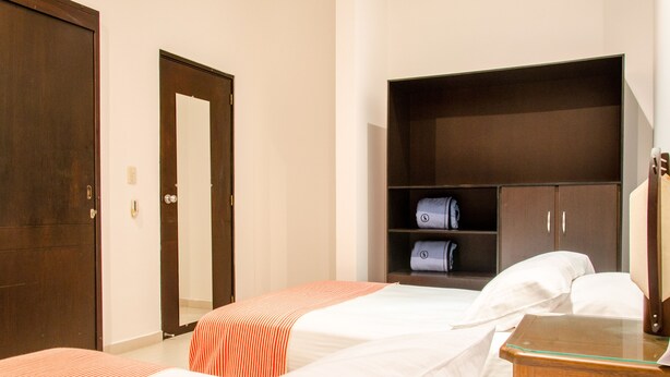 VILLA 8 PAX | Desk, WiFi (free)