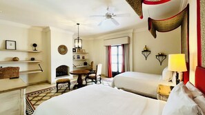 In-room safe, blackout drapes, iron/ironing board, free WiFi - Casa Primavera Hotel Boutique & Spa (San Miguel de Allende)