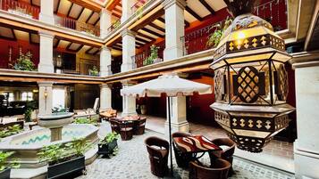 Der serveres morgenmad, frokost og mexicanske retter