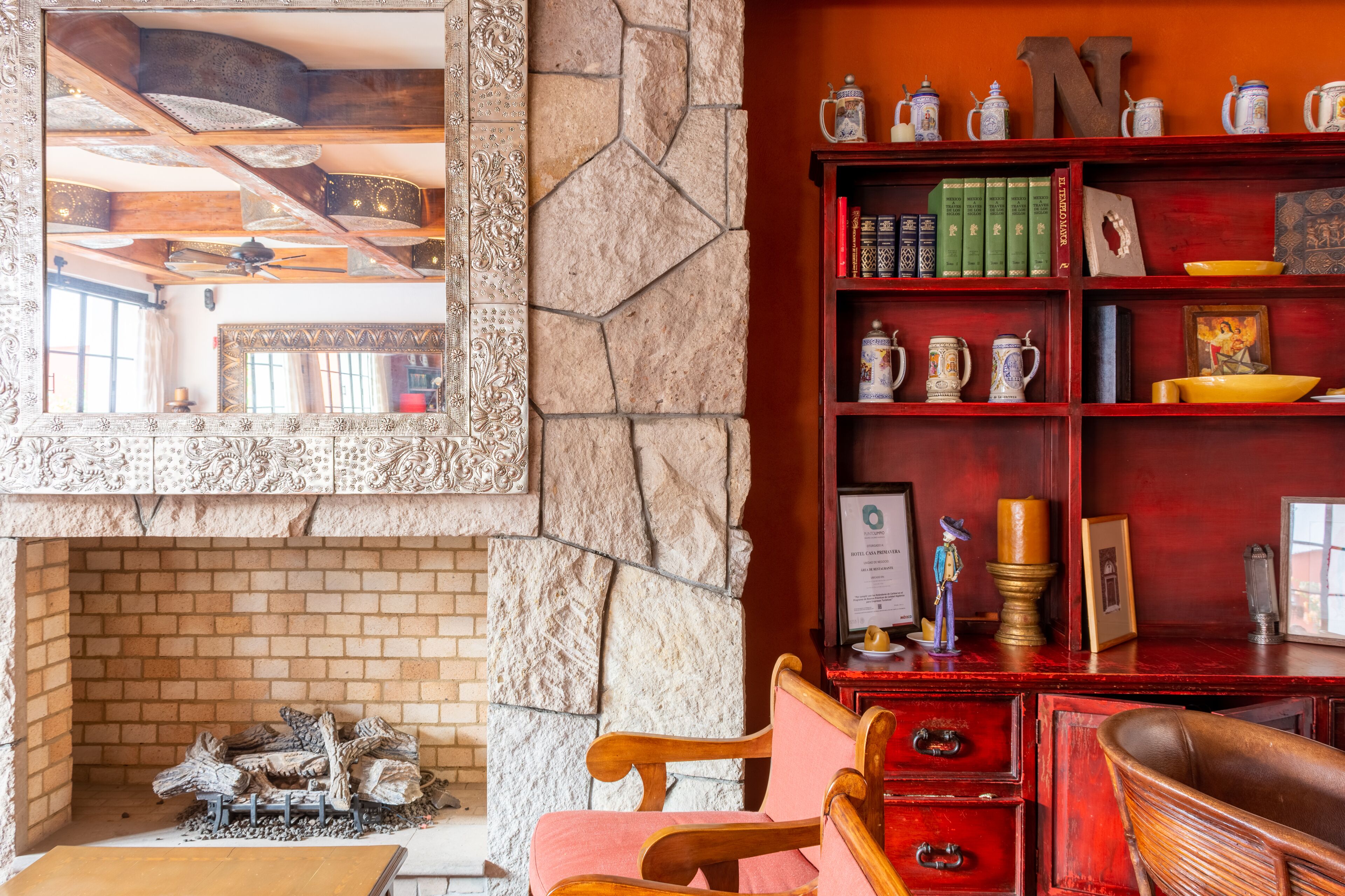 breakfast and lunch served, mexican cuisine