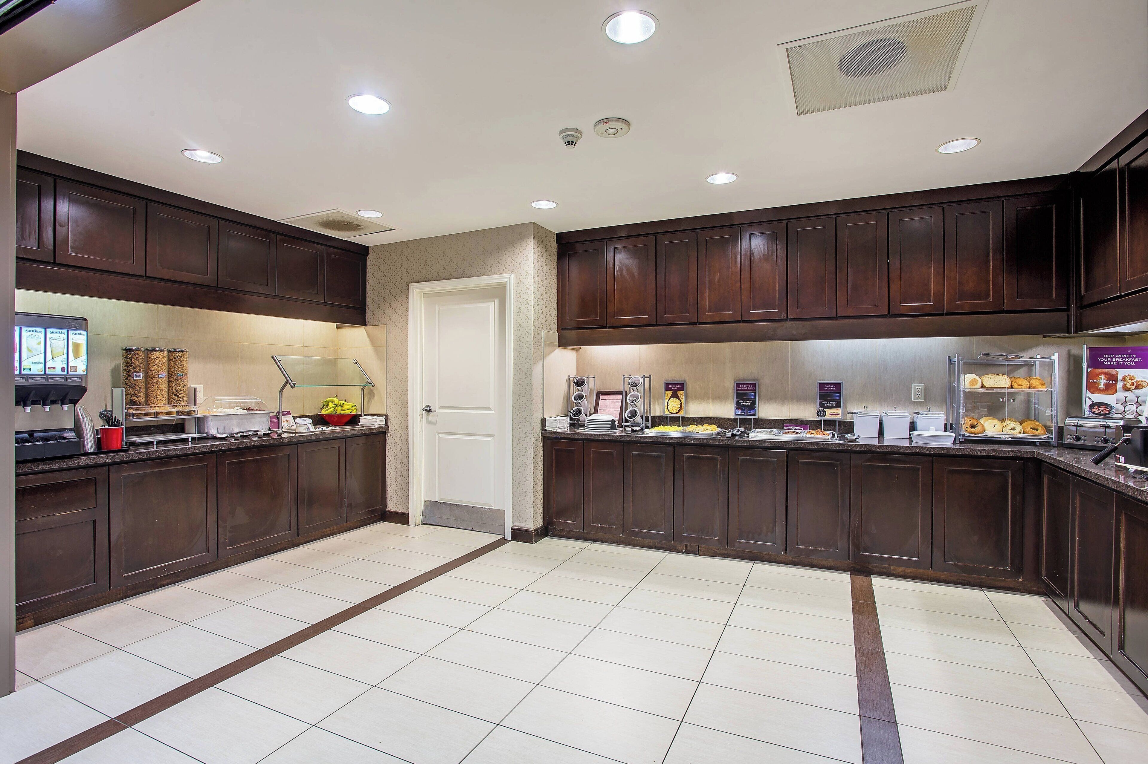 free daily full breakfast