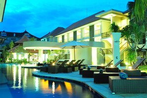 Deluxe lagoon pool access | 객실에서 보이는 전망