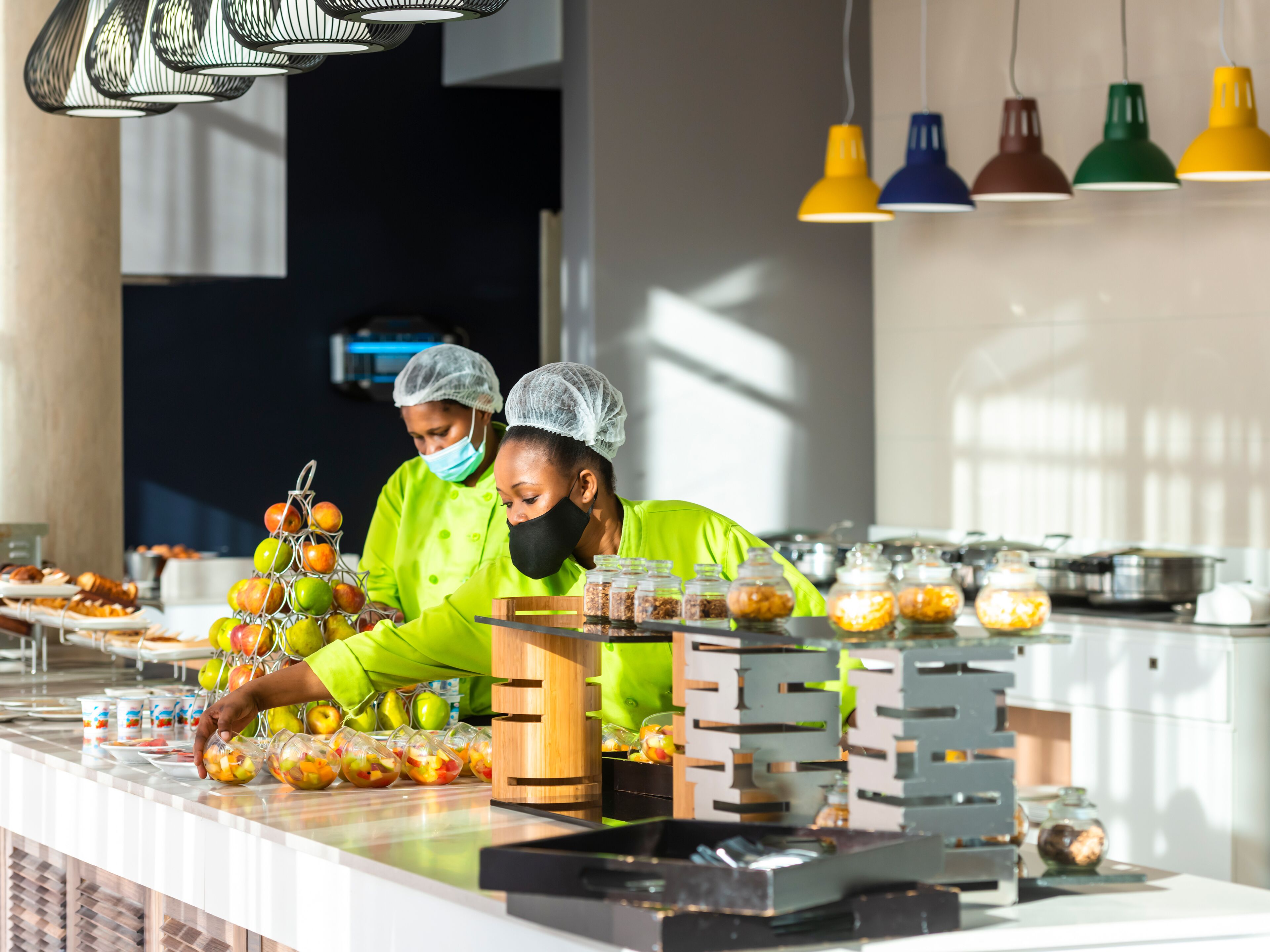 daily buffet breakfast (zar 180 per person)