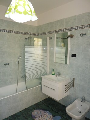 Bathroom - Antica Porta delle Cinque Terre (Pignone)
