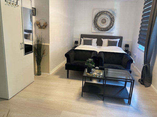 Habitación doble | Escritorio, wifi gratis y ropa de cama 